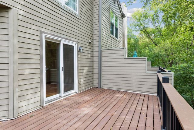 1640 Rose Hill Circle, Lauderdale, MN 55108