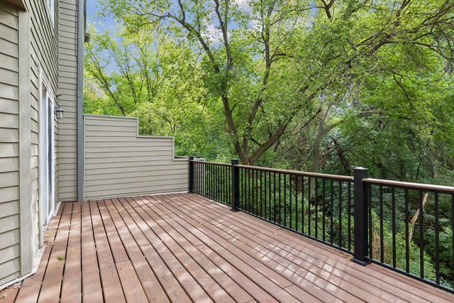 1640 Rose Hill Circle, Lauderdale, MN 55108