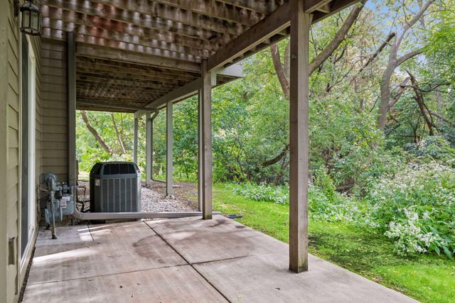 1640 Rose Hill Circle, Lauderdale, MN 55108