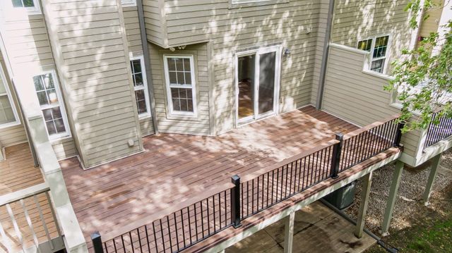 1640 Rose Hill Circle, Lauderdale, MN 55108