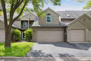 1640 Rose Hill Circle, Lauderdale, MN 55108