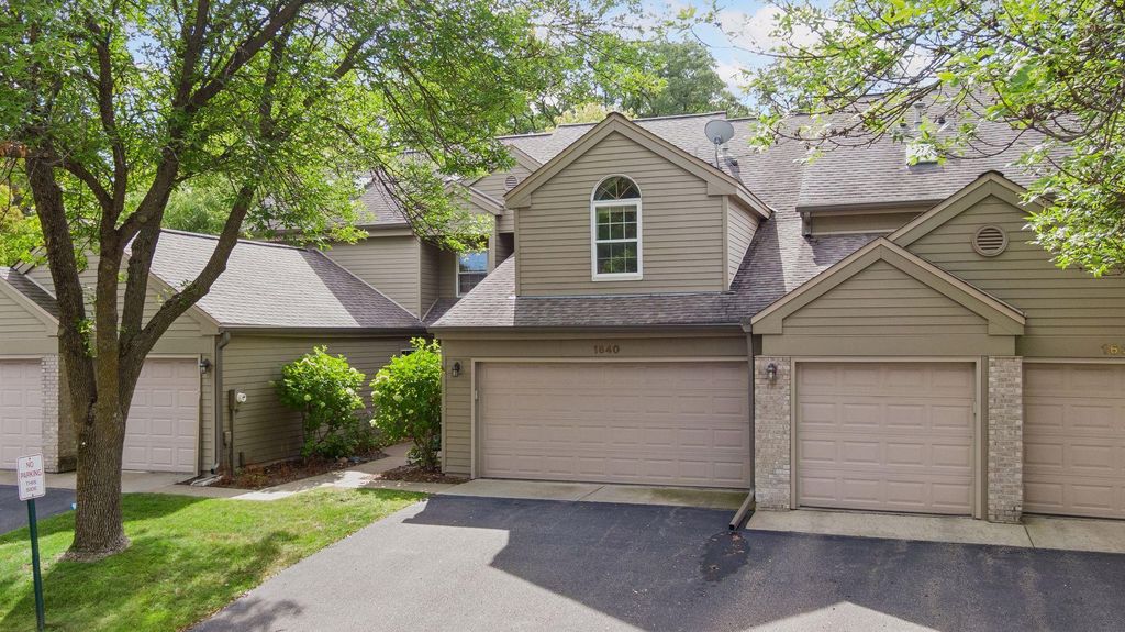 1640 Rose Hill Circle, Lauderdale, MN 55108 — photo 2