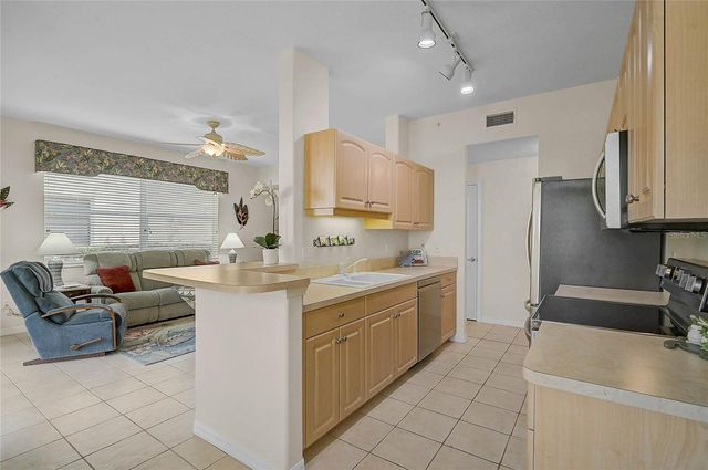 4433 CORSO VENETIA BOULEVARD B18, Venice, FL 34293