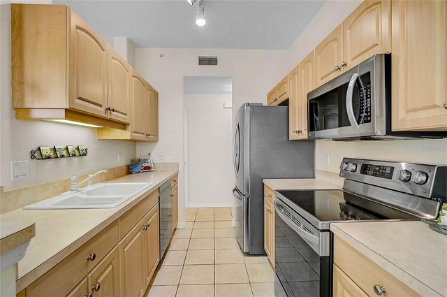 4433 CORSO VENETIA BOULEVARD B18, Venice, FL 34293