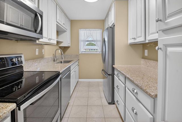 270 High Point Court D, Boynton Beach, FL 33435