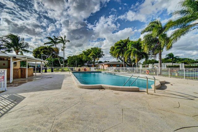 270 High Point Court D, Boynton Beach, FL 33435