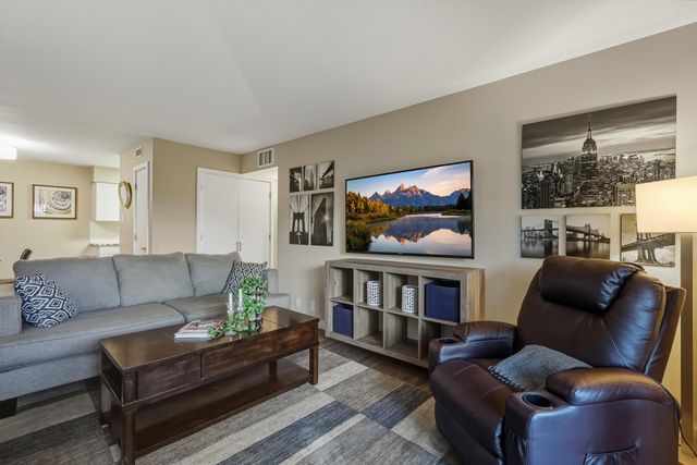 1601 Pennsylvania Street NE Y3, Albuquerque, NM 87110