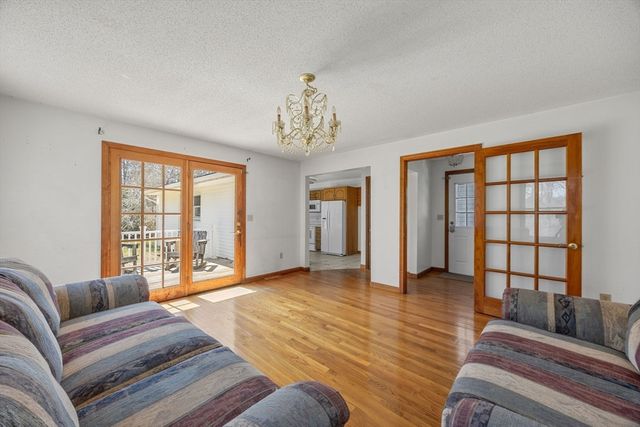 74 Grace Ct, Falmouth, MA 02536