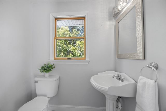 74 Grace Ct, Falmouth, MA 02536