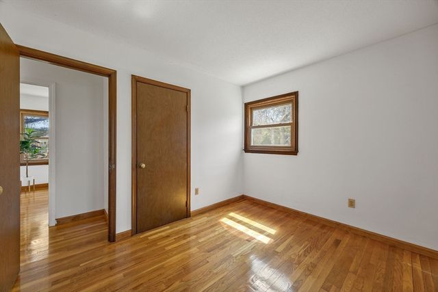 74 Grace Ct, Falmouth, MA 02536