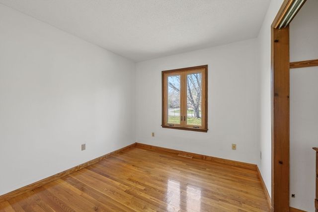 74 Grace Ct, Falmouth, MA 02536