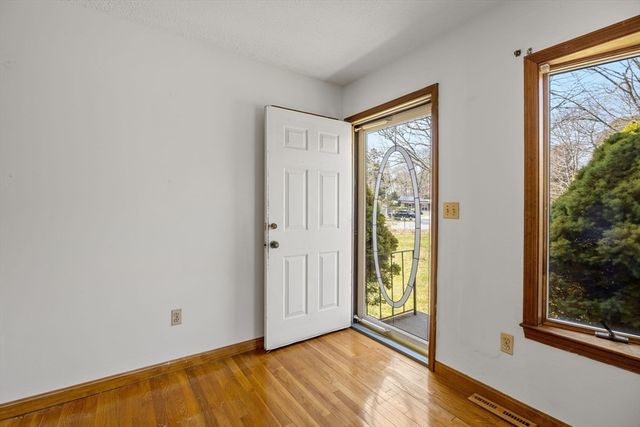 74 Grace Ct, Falmouth, MA 02536