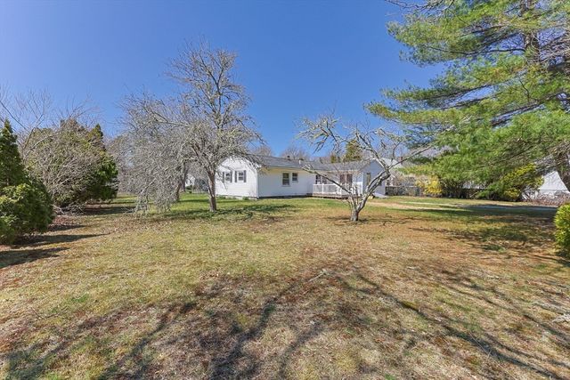 74 Grace Ct, Falmouth, MA 02536