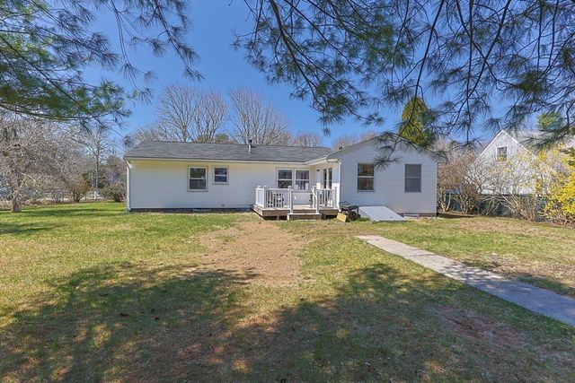 74 Grace Ct, Falmouth, MA 02536