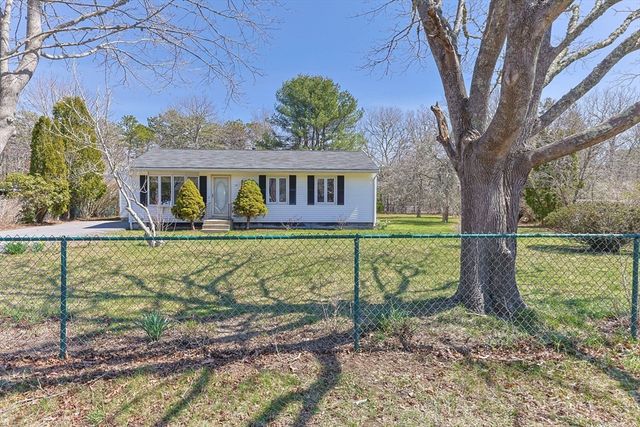 74 Grace Ct, Falmouth, MA 02536