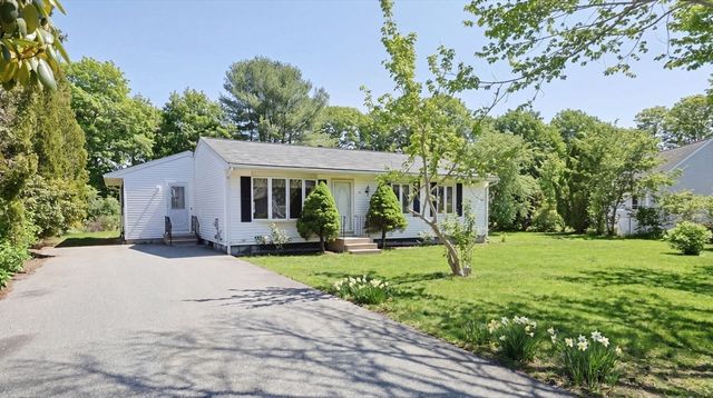 74 Grace Ct, Falmouth, MA 02536