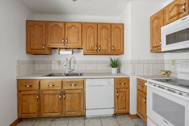 74 Grace Ct, Falmouth, MA 02536