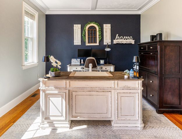 560 Shining Rock Dr, Northbridge, MA 01534