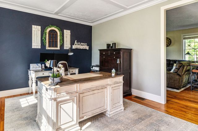 560 Shining Rock Dr, Northbridge, MA 01534