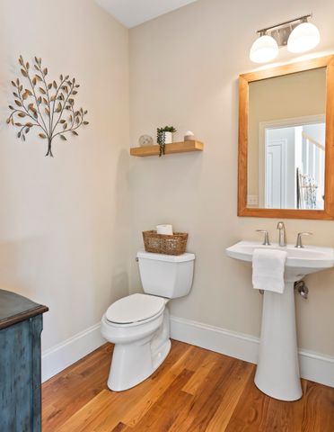560 Shining Rock Dr, Northbridge, MA 01534