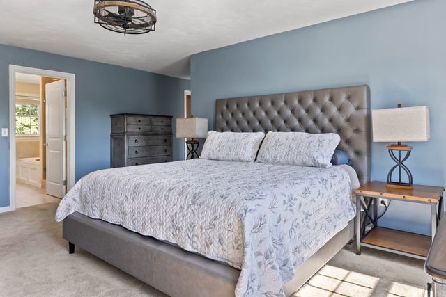 560 Shining Rock Dr, Northbridge, MA 01534