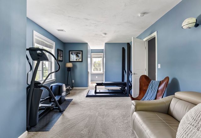 560 Shining Rock Dr, Northbridge, MA 01534
