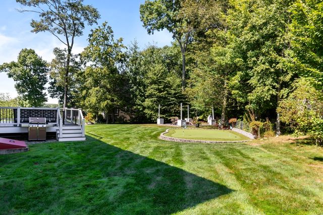 560 Shining Rock Dr, Northbridge, MA 01534