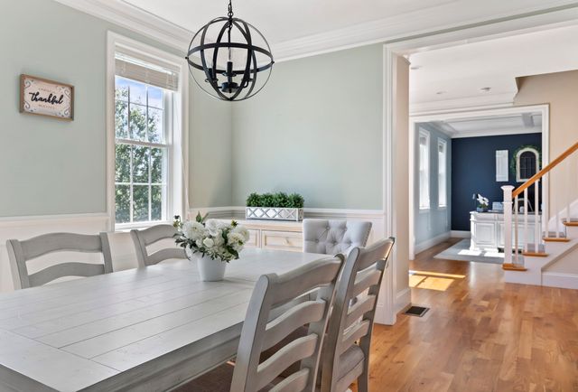 560 Shining Rock Dr, Northbridge, MA 01534