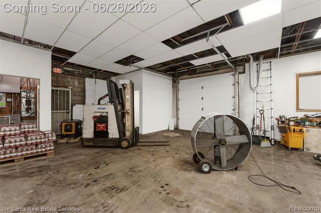 18703 E 10 Mile Road, Roseville, MI 48066