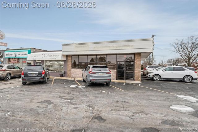 18703 E 10 Mile Road, Roseville, MI 48066