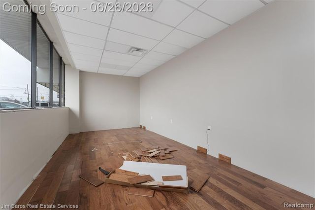 18703 E 10 Mile Road, Roseville, MI 48066