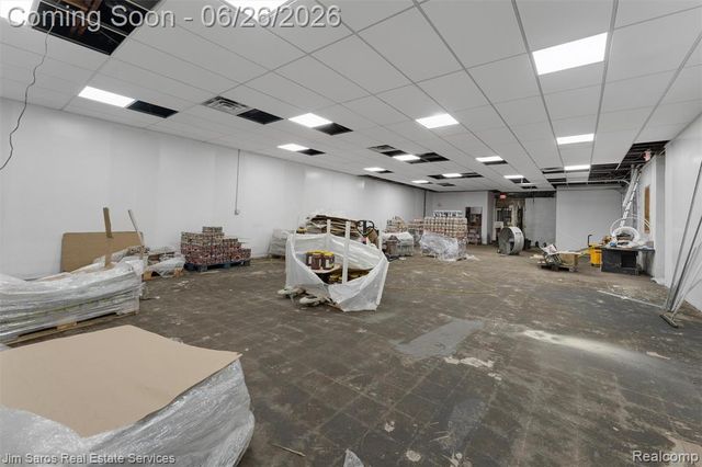 18703 E 10 Mile Road, Roseville, MI 48066
