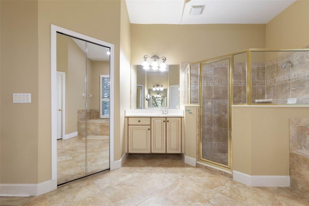 Image 37 of property listing at 10 N VILLAGE PARKWAY, Palm Coast, FL 32137