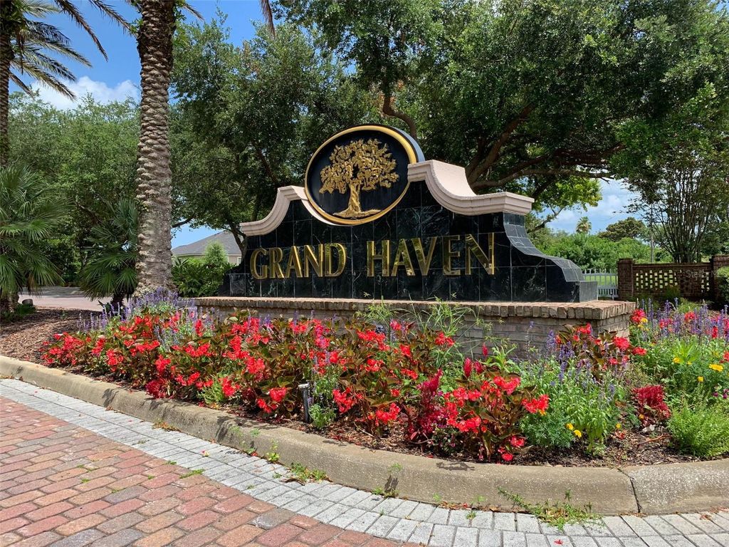 Image 66 of property listing at 10 N VILLAGE PARKWAY, Palm Coast, FL 32137