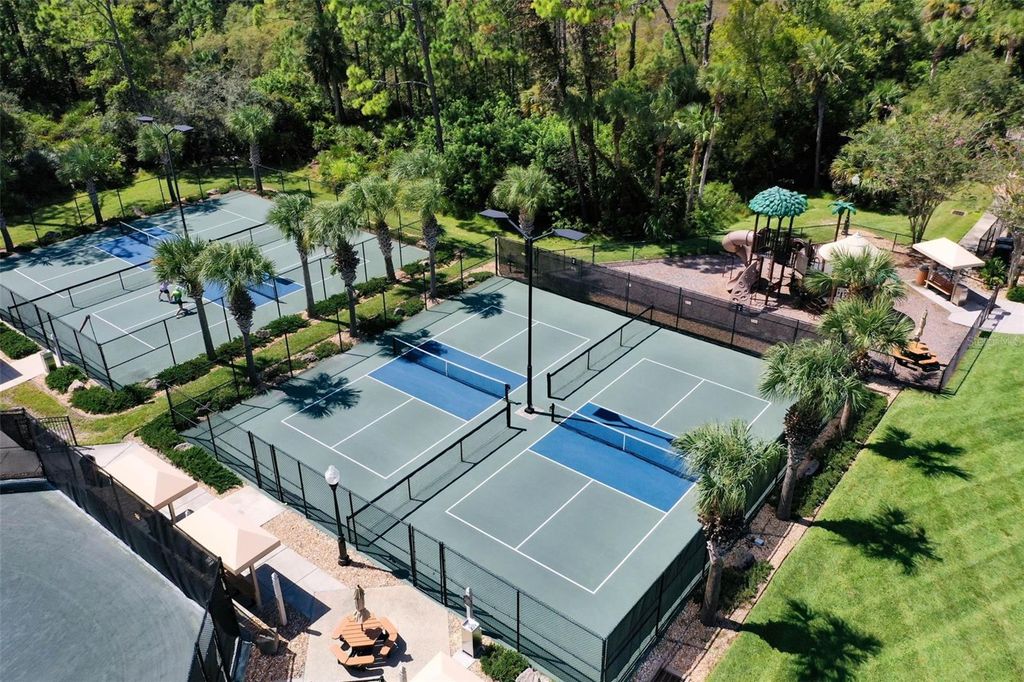 Image 76 of property listing at 10 N VILLAGE PARKWAY, Palm Coast, FL 32137
