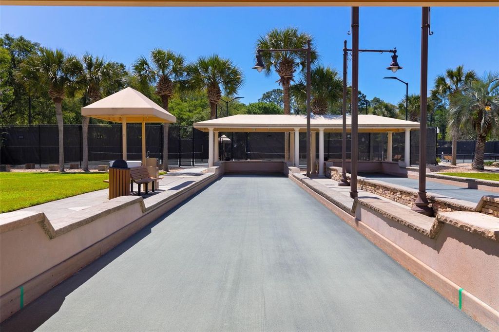 Image 79 of property listing at 10 N VILLAGE PARKWAY, Palm Coast, FL 32137