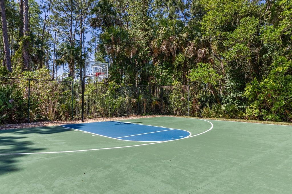 Image 84 of property listing at 10 N VILLAGE PARKWAY, Palm Coast, FL 32137