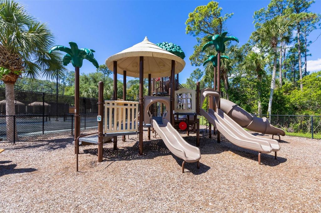 Image 85 of property listing at 10 N VILLAGE PARKWAY, Palm Coast, FL 32137