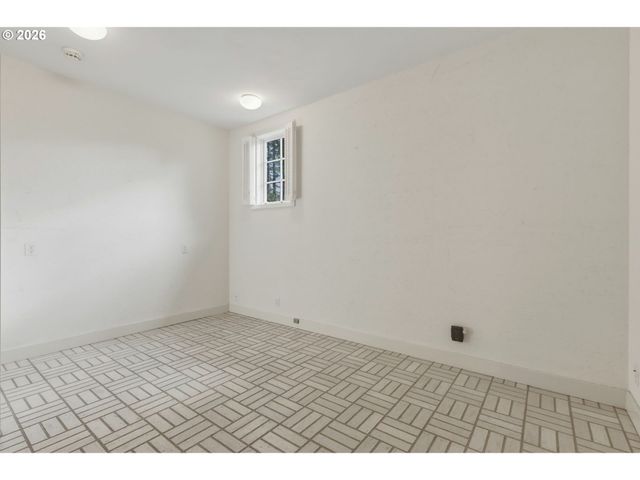 3945 SPRING Blvd, Eugene, OR 97405