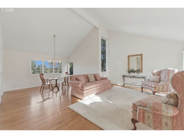 3945 SPRING Blvd, Eugene, OR 97405