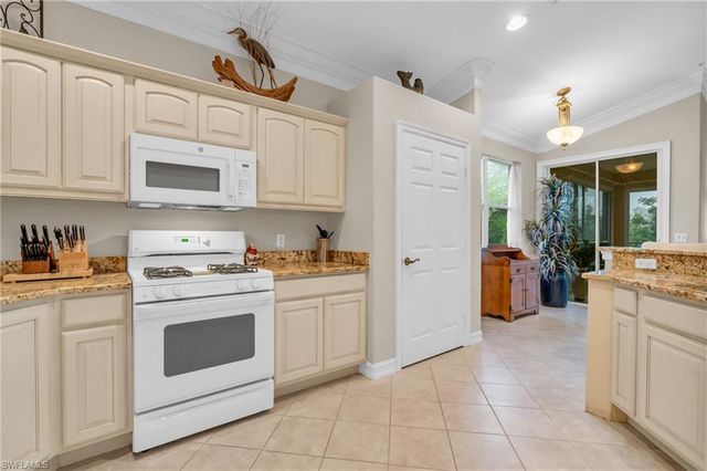 11037 Harbour Yacht CT # 201, Fort Myers, FL 33908
