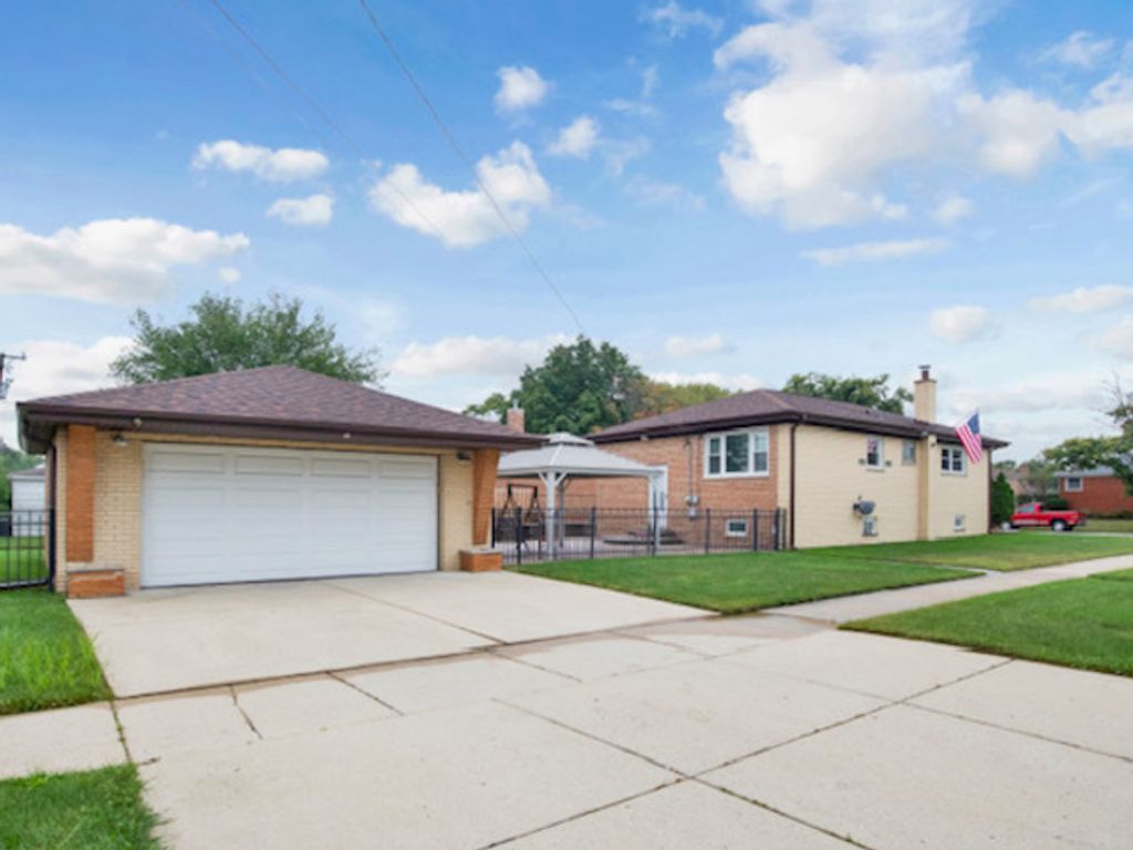 8901 S 49th Court, Oak Lawn, IL 60453 — photo 2