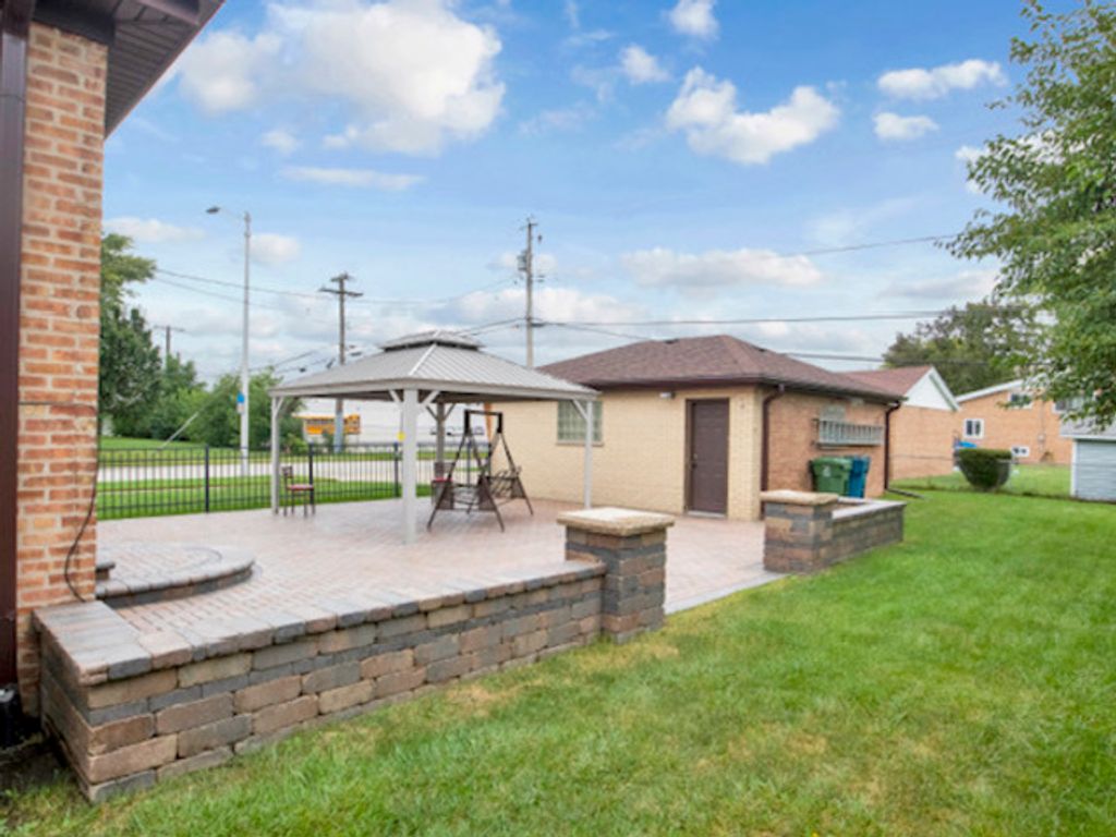 8901 S 49th Court, Oak Lawn, IL 60453 — photo 4