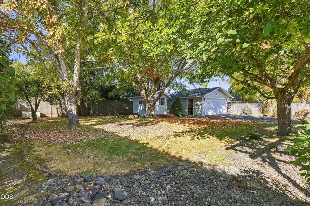 780 Mesman Drive, Grants Pass, OR 97527