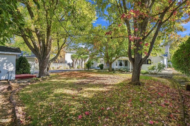 780 Mesman Drive, Grants Pass, OR 97527