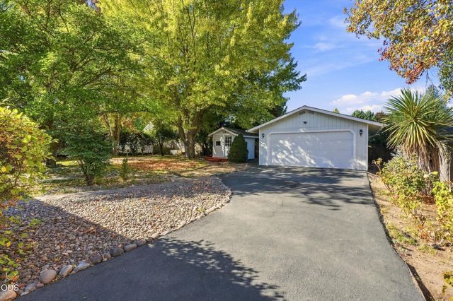 780 Mesman Drive, Grants Pass, OR 97527