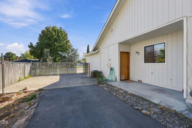 780 Mesman Drive, Grants Pass, OR 97527