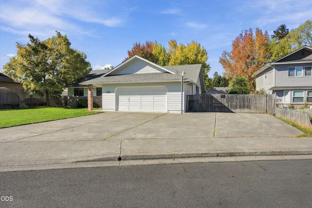 780 Mesman Drive, Grants Pass, OR 97527