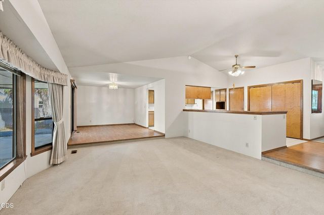 780 Mesman Drive, Grants Pass, OR 97527