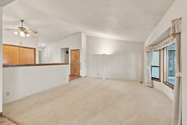 780 Mesman Drive, Grants Pass, OR 97527